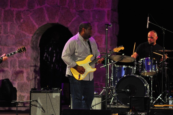 California All Star Blues Band at Zouk Mikael